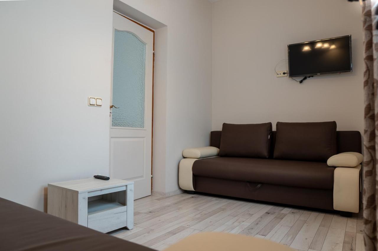 Bed and Breakfast F57 - Franko Csaladi Panzio Balatonlelle Exteriér fotografie