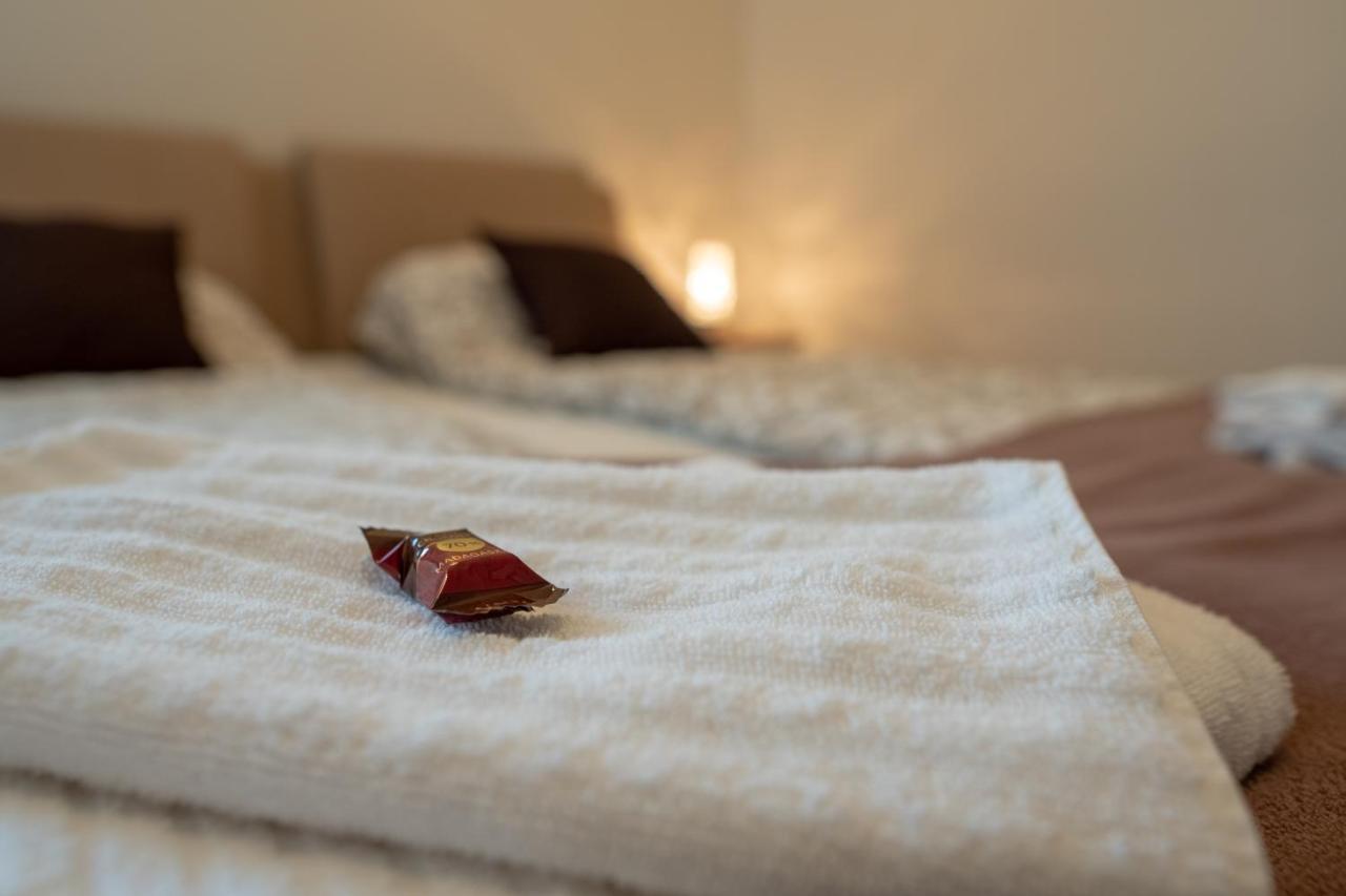 Bed and Breakfast F57 - Franko Csaladi Panzio Balatonlelle Exteriér fotografie
