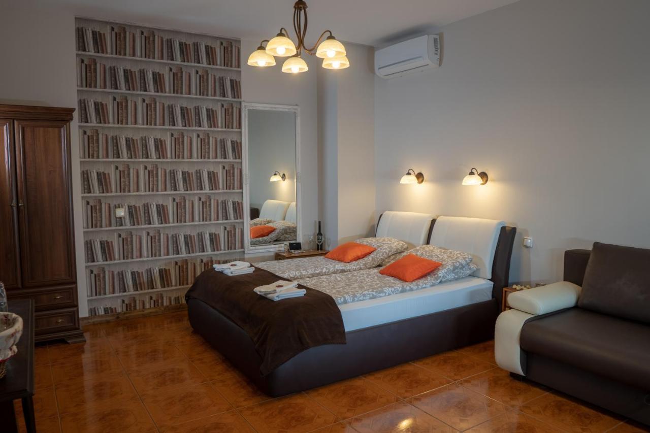 Bed and Breakfast F57 - Franko Csaladi Panzio Balatonlelle Exteriér fotografie