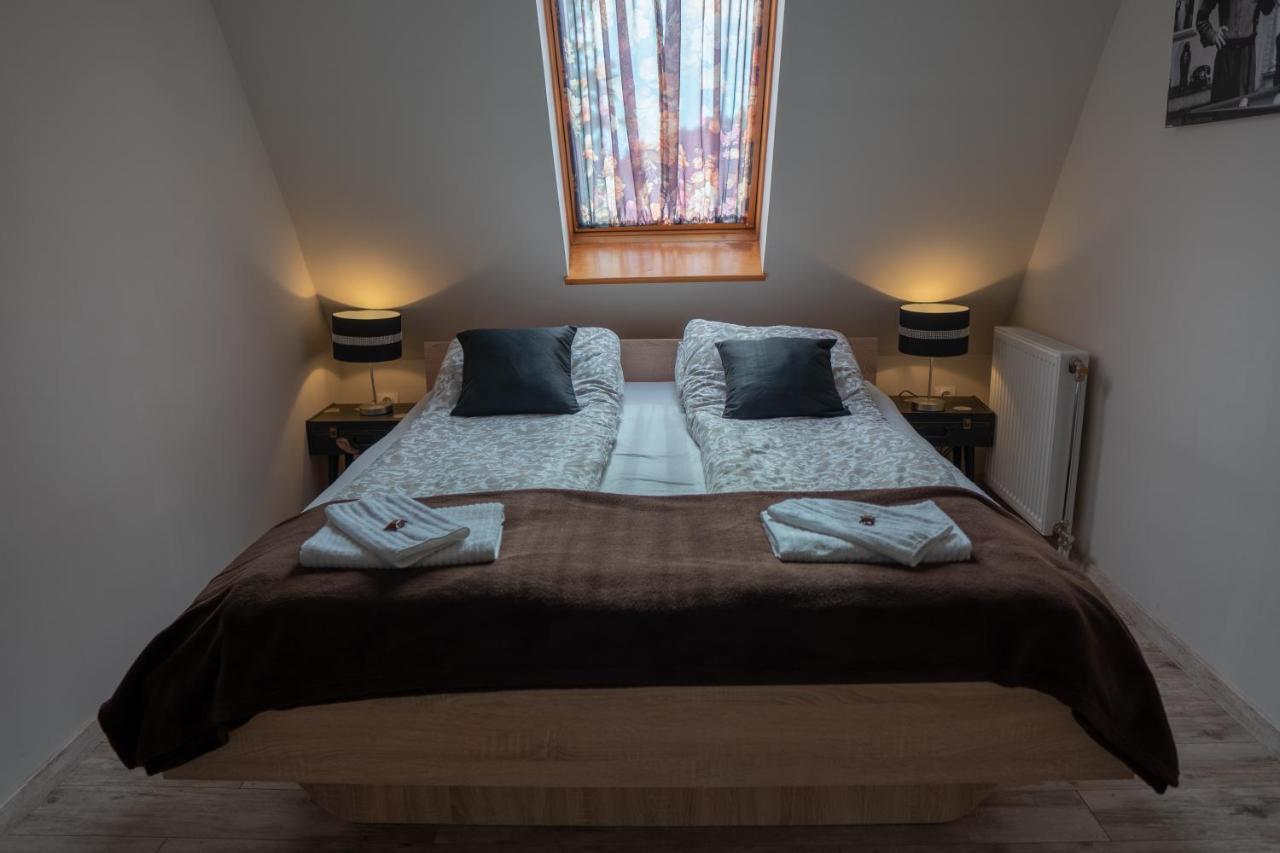 Bed and Breakfast F57 - Franko Csaladi Panzio Balatonlelle Exteriér fotografie