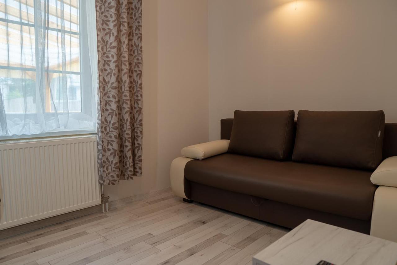 Bed and Breakfast F57 - Franko Csaladi Panzio Balatonlelle Exteriér fotografie