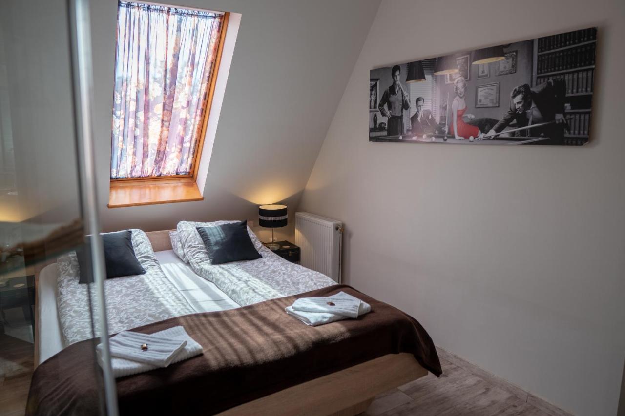 Bed and Breakfast F57 - Franko Csaladi Panzio Balatonlelle Exteriér fotografie