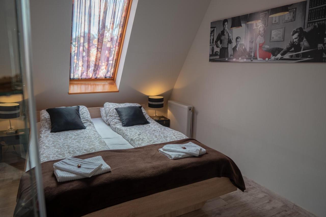 Bed and Breakfast F57 - Franko Csaladi Panzio Balatonlelle Exteriér fotografie