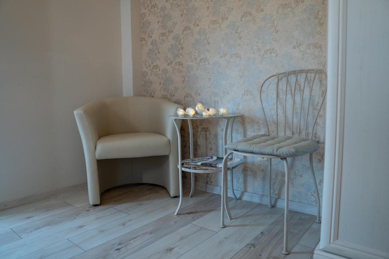 Bed and Breakfast F57 - Franko Csaladi Panzio Balatonlelle Exteriér fotografie