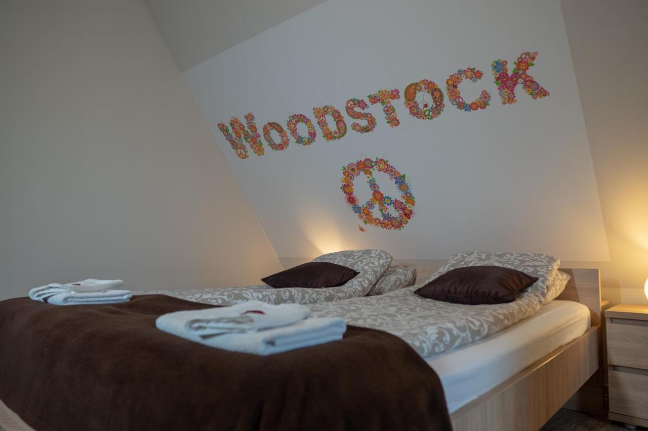 Bed and Breakfast F57 - Franko Csaladi Panzio Balatonlelle Exteriér fotografie