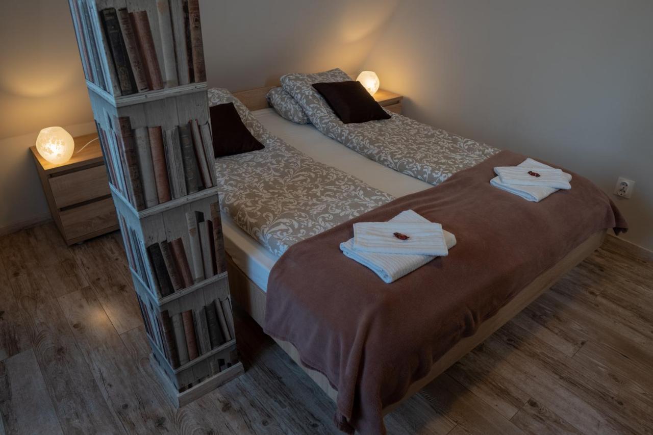 Bed and Breakfast F57 - Franko Csaladi Panzio Balatonlelle Exteriér fotografie