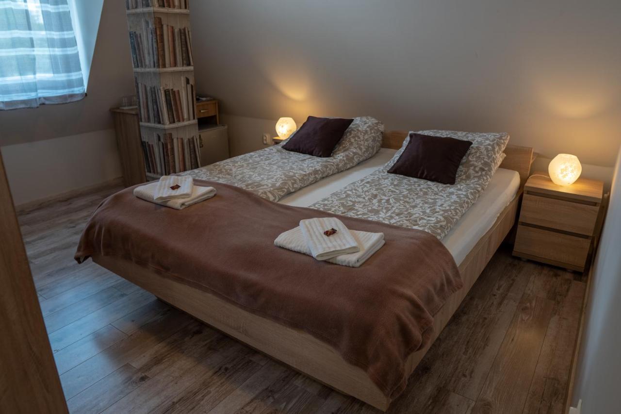 Bed and Breakfast F57 - Franko Csaladi Panzio Balatonlelle Exteriér fotografie
