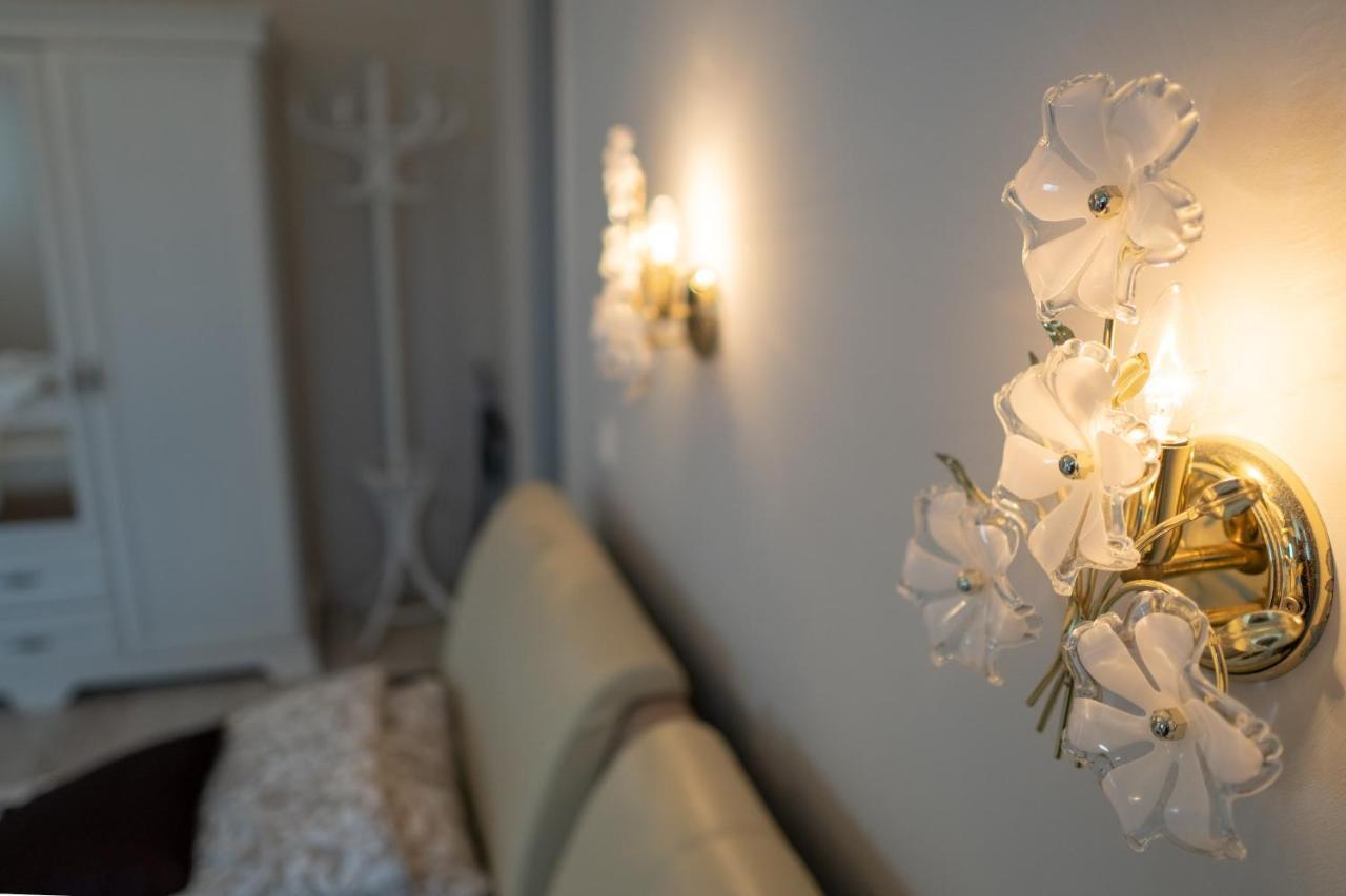 Bed and Breakfast F57 - Franko Csaladi Panzio Balatonlelle Exteriér fotografie