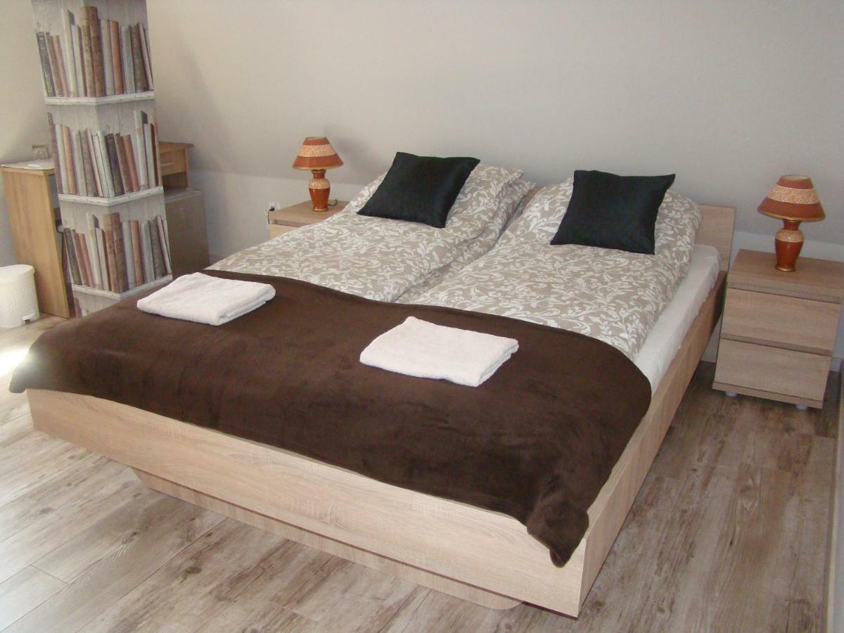 Bed and Breakfast F57 - Franko Csaladi Panzio Balatonlelle Exteriér fotografie
