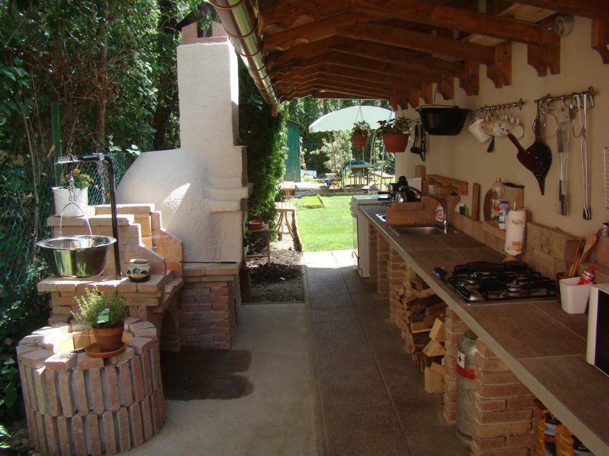 Bed and Breakfast F57 - Franko Csaladi Panzio Balatonlelle Exteriér fotografie